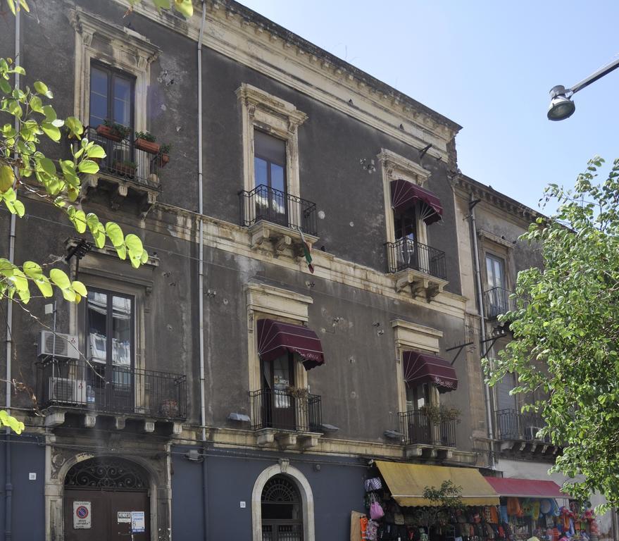 De Curtis Affittacamere 3 Stelle Catania Exterior foto
